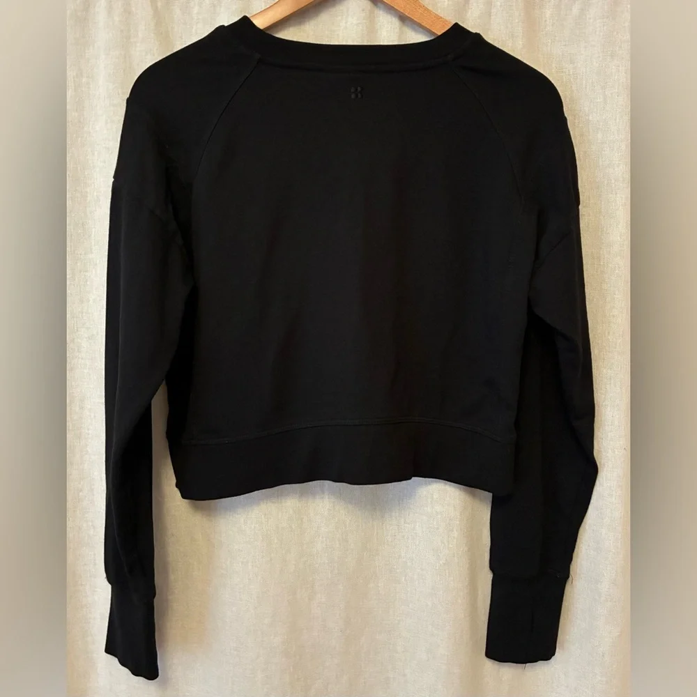 Sweaty Betty 100% Cotton Cropped Black Sweatshirt with Thumb Holes - Picture 2 of 3